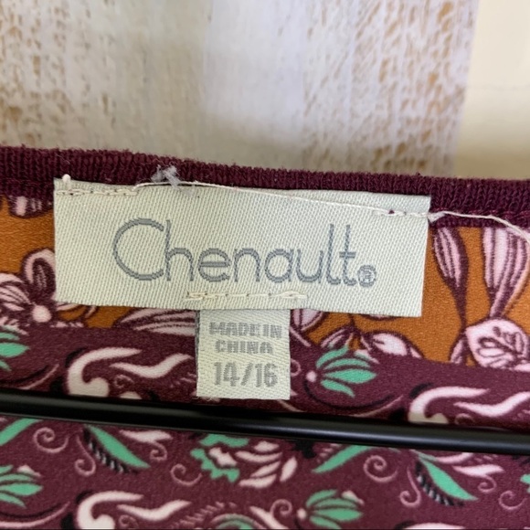 Chenault Maroon Knit Floral Back Detail Top - Picture 3 of 7